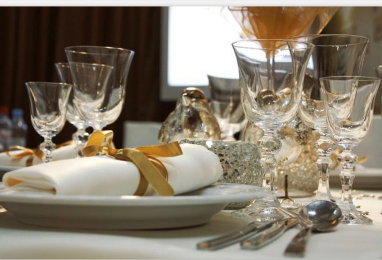 French Service Vs. Russian Service Services a’ la Francaise vs. Service a’ la Russe – Inside the ...